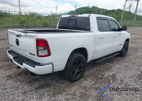 2021 Ram 1500 Big Horn 4X4 5'7 Box из США, поврежденный, VIN 1C6SRFFT0MN655651